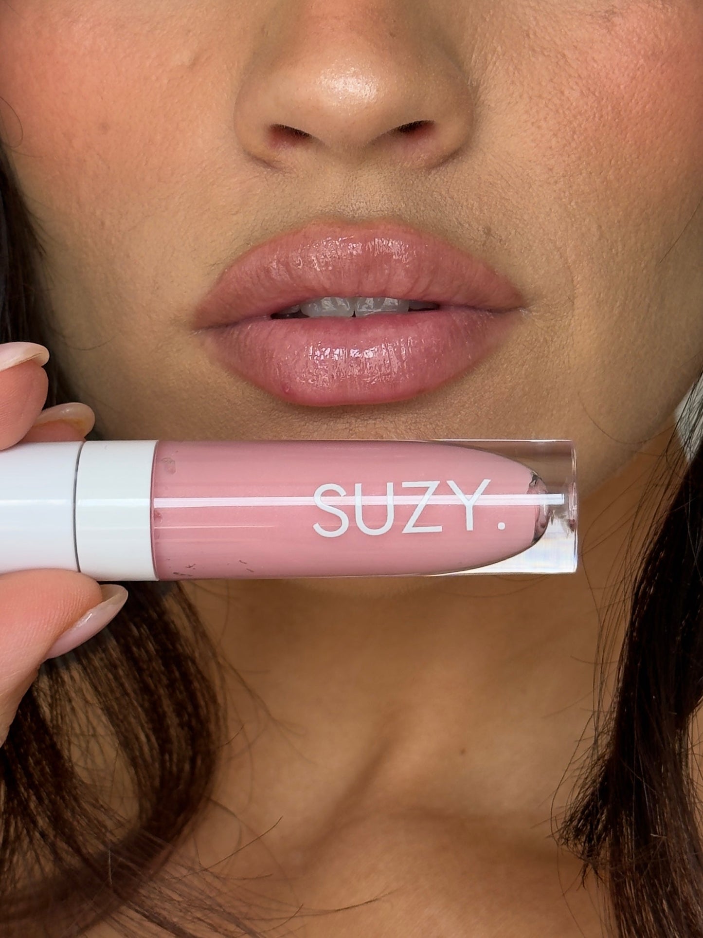 Suzy. Gloss