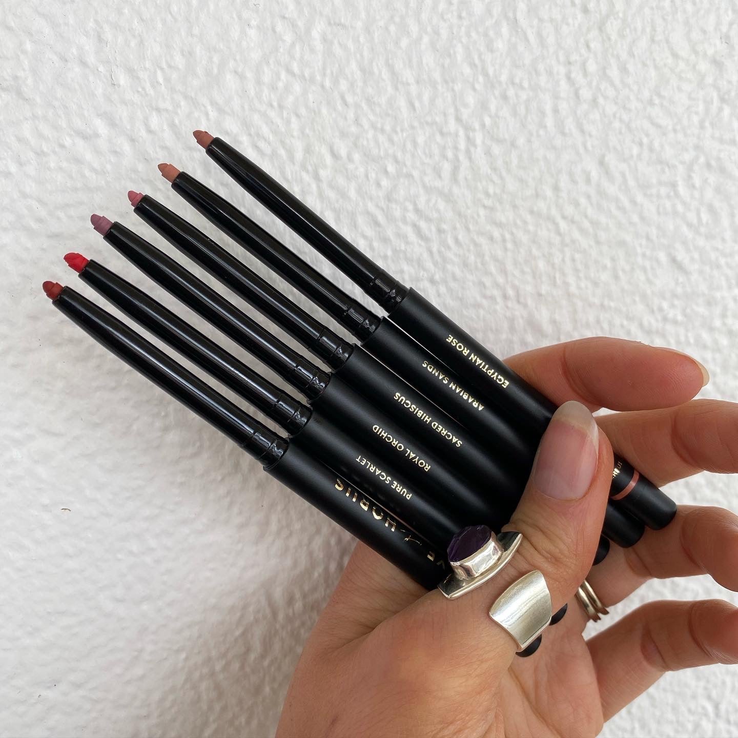 Artistry Lip Liner